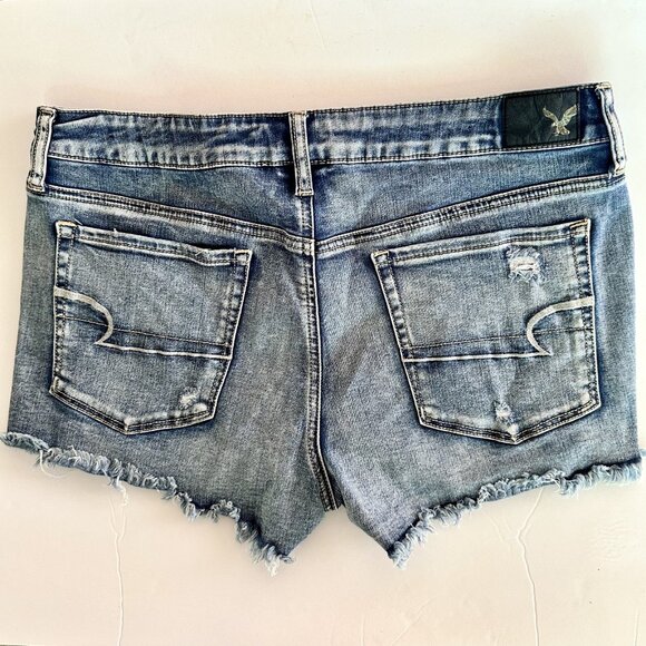 AMERICAN EAGLE DISTRESSED EXPOSED PINK POCKET SHORTIE JEAN SHORTS SIZE 14 - Picture 2 of 10